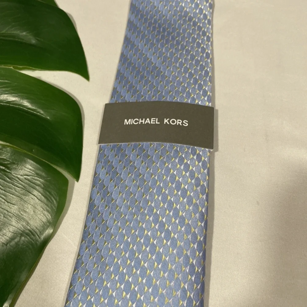 NWT $70 Michael Kors [Mens Tie‎ ] Mirrored Circles Tie in Light Blue Yellow